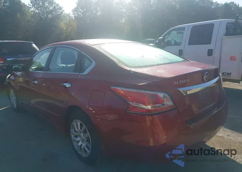 2015 Nissan Altima 2.5 S z USA, uszkodzony, nr VIN 1N4AL3AP8FN379906